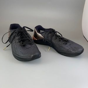 WMNS NIKE METCON 5X AT3145 060 SIZE 10